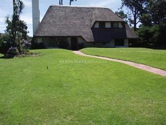 https://web5.gallito.com.uy/casa-en-venta-de-4-dormitorios-en-beverly-hills-punta-del-inmuebles-24976726