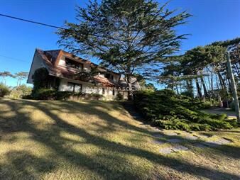 https://web5.gallito.com.uy/casa-de-4-dormitorios-en-venta-en-lugano-punta-del-este-inmuebles-23060706