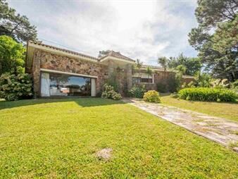 https://web5.gallito.com.uy/venta-exclusiva-casa-playa-mansa-punta-del-este-inmuebles-26928498