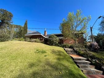 https://web5.gallito.com.uy/casa-en-venta-de-4-dormitorios-por-zona-lugano-punta-del-e-inmuebles-22441601