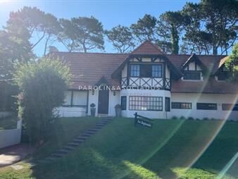 https://web5.gallito.com.uy/casa-de-4-dormitorios-en-venta-en-lugano-punta-del-este-inmuebles-16907655