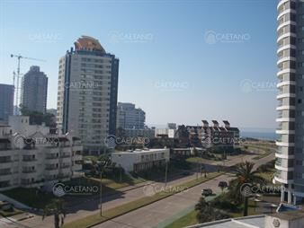https://web5.gallito.com.uy/apartamento-de-2-dormitorios-en-venta-en-punta-del-este-inmuebles-27057917