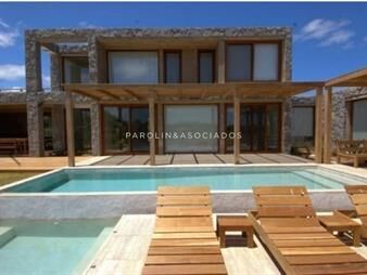 https://www.gallito.com.uy/casa-de-4-dormitories-en-venta-en-laguna-state-punta-del-e-inmuebles-19768630