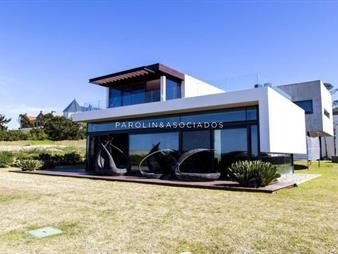 https://www.gallito.com.uy/casa-de-4-dormitorios-en-venta-en-manantiales-punta-del-es-inmuebles-16906183