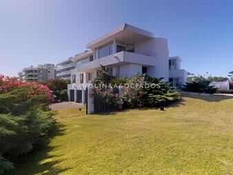 https://web5.gallito.com.uy/casa-en-venta-de-5-dormitorios-en-mansa-punta-del-este-inmuebles-27073613