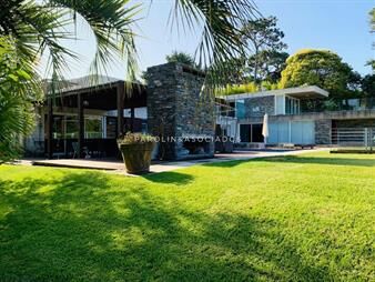 https://web5.gallito.com.uy/casa-en-venta-de-4-dormitorios-en-mansa-punta-del-este-inmuebles-17825458