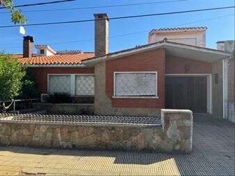 https://www.gallito.com.uy/venta-casa-3-dormitorios-dos-avenidas-con-vista-al-rio-inmuebles-27069069
