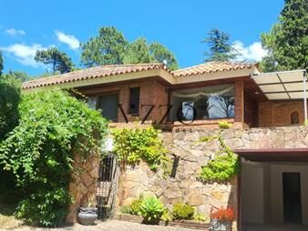 https://web5.gallito.com.uy/espectacular-propiedad-en-venta-en-laguna-del-sauce-inmuebles-27079741