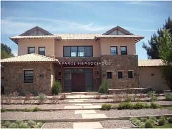 https://www.gallito.com.uy/moderna-casa-en-venta-de-3-dormitorios-en-punta-del-este-inmuebles-16906208