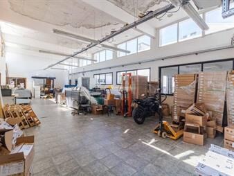 https://www.gallito.com.uy/venta-local-galpon-deposito-la-blanqueada-834m2-en-1251m2-m-inmuebles-26448209