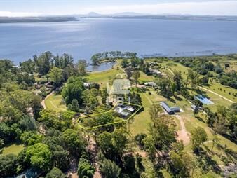 https://web5.gallito.com.uy/casa-de-5-dormitorios-en-el-puertito-laguna-del-sauce-re-inmuebles-26969329