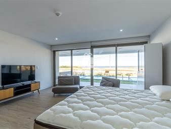 https://web5.gallito.com.uy/venta-de-apartamento-monoambiente-syrah-premiun-punta-bal-inmuebles-25928310