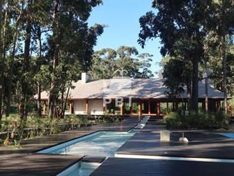 https://web5.gallito.com.uy/terreno-en-venta-en-design-village-punta-ballena-ref-inmuebles-26923816