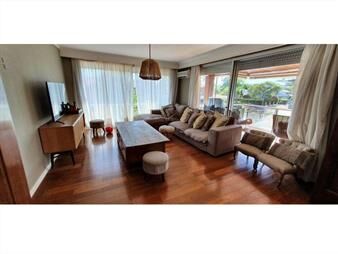 https://www.gallito.com.uy/alquiler-apartamento-4-dormitorios-4-baños-y-2-garages-en-c-inmuebles-27091182