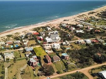 https://web5.gallito.com.uy/venta-de-lote-en-tio-tom-punta-ballena-ref-pbi2018-inmuebles-23082094