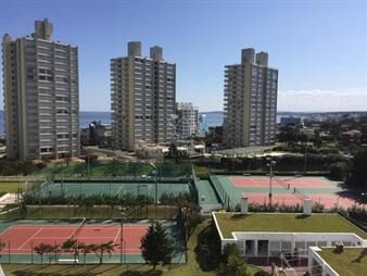 https://web5.gallito.com.uy/apartamento-en-venta-en-playa-mansa-col-7132-inmuebles-27090981