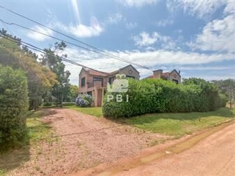 https://www.gallito.com.uy/casa-de-3-dormitorios-en-tio-tom-punta-ballena-ref-pbi-inmuebles-23081960