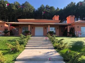 https://www.gallito.com.uy/venta-de-casa-de-4-dormitorios-en-punta-ballena-lapataia-pu-inmuebles-27091917