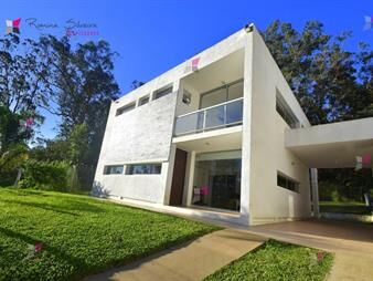 https://web5.gallito.com.uy/venta-de-casa-de-2-dormitorios-en-rincon-del-indio-punta-de-inmuebles-26918104