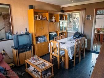 https://www.gallito.com.uy/apartamento-en-venta-3-dormitorios-1-baño-y-terraza-con-p-inmuebles-24779064