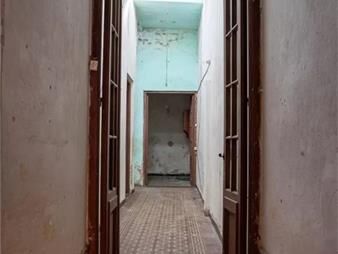 https://web5.gallito.com.uy/apartamento-a-reciclar-en-venta-3-dormitorios-1-baño-y-a-inmuebles-24642274