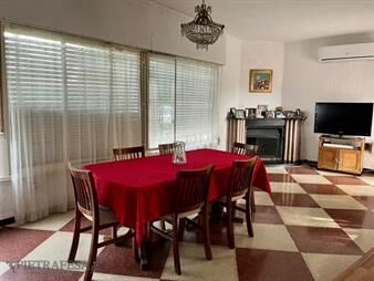 https://www.gallito.com.uy/casa-en-venta-5-dormitorios-2-baã±os-barbacoa-jardã­n-y-inmuebles-21523169