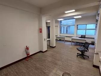 https://web5.gallito.com.uy/oficina-en-alquiler-1-baño-cocina-patio-tres-cruces-inmuebles-26008079