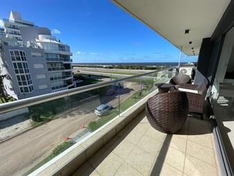 https://www.gallito.com.uy/apartamento-en-playa-brava-con-terraza-y-parrillero-inmuebles-20644454
