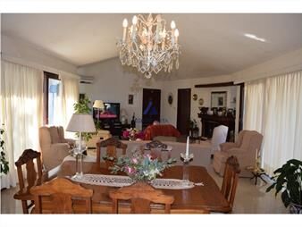 https://web5.gallito.com.uy/casa-en-mansa-4-dormitorios-inmuebles-17598087