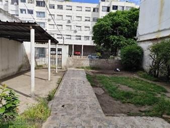 https://web5.gallito.com.uy/terreno-con-mejoras-buceo-inmuebles-27079526