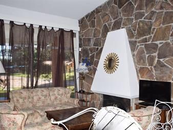 https://web5.gallito.com.uy/casa-en-lugano-4-dormitorios-inmuebles-19583315