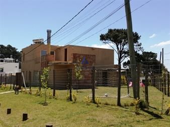 https://web5.gallito.com.uy/moderna-casa-en-inmediaciones-de-laguna-del-diario-pinare-inmuebles-24910559
