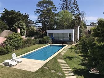 https://web5.gallito.com.uy/casa-en-mansa-4-dormitorios-con-piscina-y-barbacoa-inmuebles-19851394
