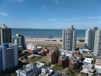 https://web5.gallito.com.uy/pent-house-con-vista-a-playa-brava-y-playa-mansa-inmuebles-18803429
