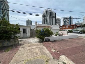 https://web5.gallito.com.uy/terreno-con-casa-para-inversiãn-la-pastora-217-m-â²-inmuebles-25504543
