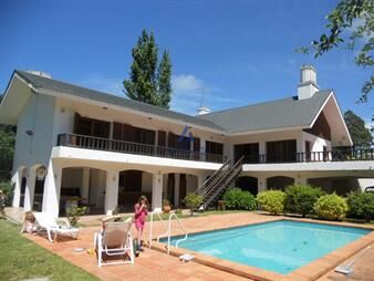 https://web5.gallito.com.uy/hermosa-casa-de-6-dormitorios-ubicada-en-san-rafael-inmuebles-26233918