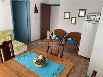https://web5.gallito.com.uy/centrico-soleado-con-garaje-bajos-gastos-inmuebles-27093043