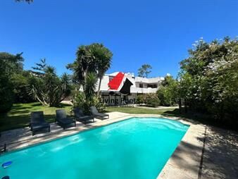 https://web5.gallito.com.uy/oportunidad-vende-casa-en-excelente-estado-con-piscina-en-inmuebles-26427331
