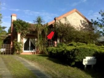 https://web5.gallito.com.uy/muy-linda-casa-en-pinares-inmuebles-26347240