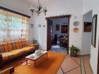 https://web5.gallito.com.uy/venta-de-casa-con-2-apartamentos-con-renta-inmuebles-26448122