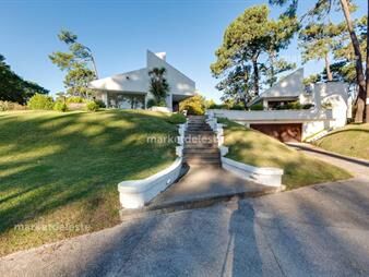 https://web5.gallito.com.uy/espectacular-casa-en-lugano-inmuebles-27112739