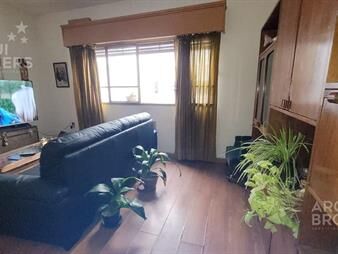 https://www.gallito.com.uy/apartamento-de-dos-dormitorios-en-venta-en-la-blanqueada-inmuebles-27107557