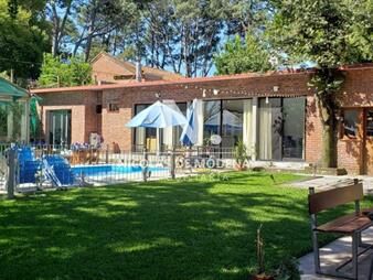 https://web5.gallito.com.uy/vende-casa-de-4-dormitorios-en-playa-mansa-punta-del-este-inmuebles-25036556