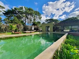 https://web5.gallito.com.uy/casa-en-venta-3-dormitorios-piscina-en-beverly-hills-inmuebles-26779255