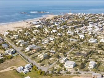 https://www.gallito.com.uy/venta-de-terreno-en-jose-ignacio-inmuebles-22538653