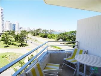 https://web5.gallito.com.uy/edificio-bajo-en-primera-linea-playa-mansa-inmuebles-22537578
