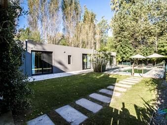 https://web5.gallito.com.uy/excelente-casa-de-3-dormitorios-en-barrio-privado-la-arbol-inmuebles-26765816