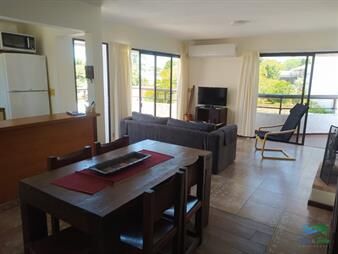 https://web5.gallito.com.uy/apartamento-tipo-penthouse-de-3-dormitorios-playa-mansa-p-inmuebles-22538495