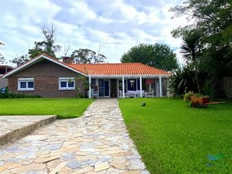 https://web5.gallito.com.uy/alquiler-de-casa-en-pinares-cerca-de-la-playa-de-3-dormitor-inmuebles-22727406