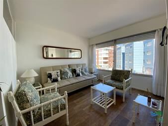 https://web5.gallito.com.uy/en-alquiler-por-temporada-en-el-corazon-de-la-peninsula-inmuebles-22538189